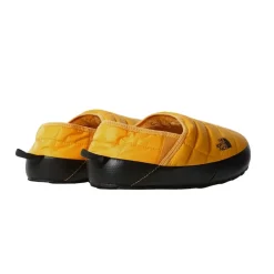Calzado relax The north face M Thermoball Traction Mule V Summit Gold Tnf Black
