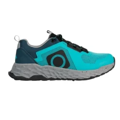 Calzado trail running Izas CREST W