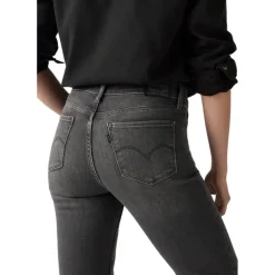 Pantalones tejanos Levis 314 Shaping Straight